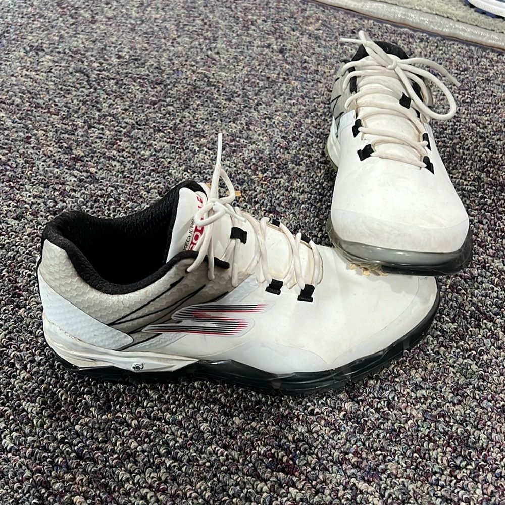 Skechers golf shoes. Size 8